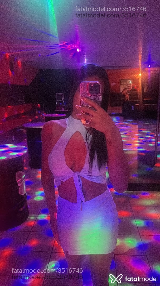 Acompanhante mulher morena (o) de olhos castanhos - Solzinha