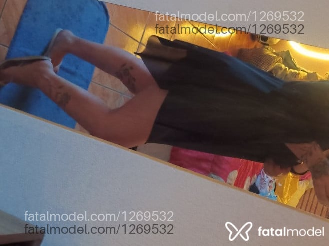 Acompanhante mulher com cabelo castanho de olhos castanhos - Carol Silva