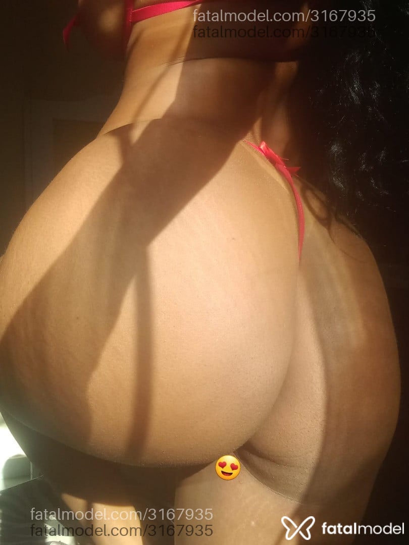 Acompanhante mulher morena (o) de olhos pretos - Sol