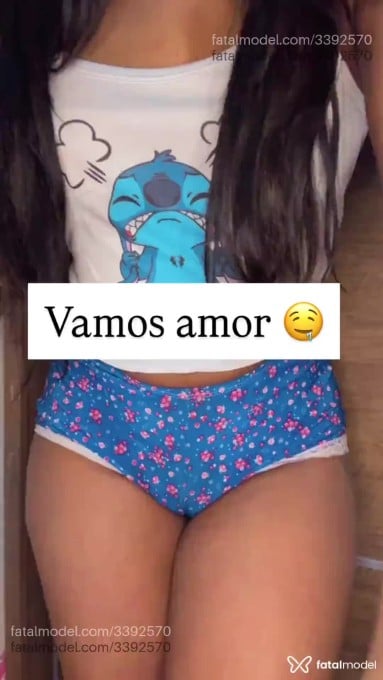 Acompanhante mulher morena (o) de olhos pretos - Julieta