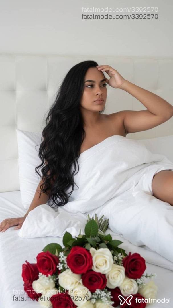 Acompanhante mulher morena (o) de olhos pretos em Virtual - Julieta