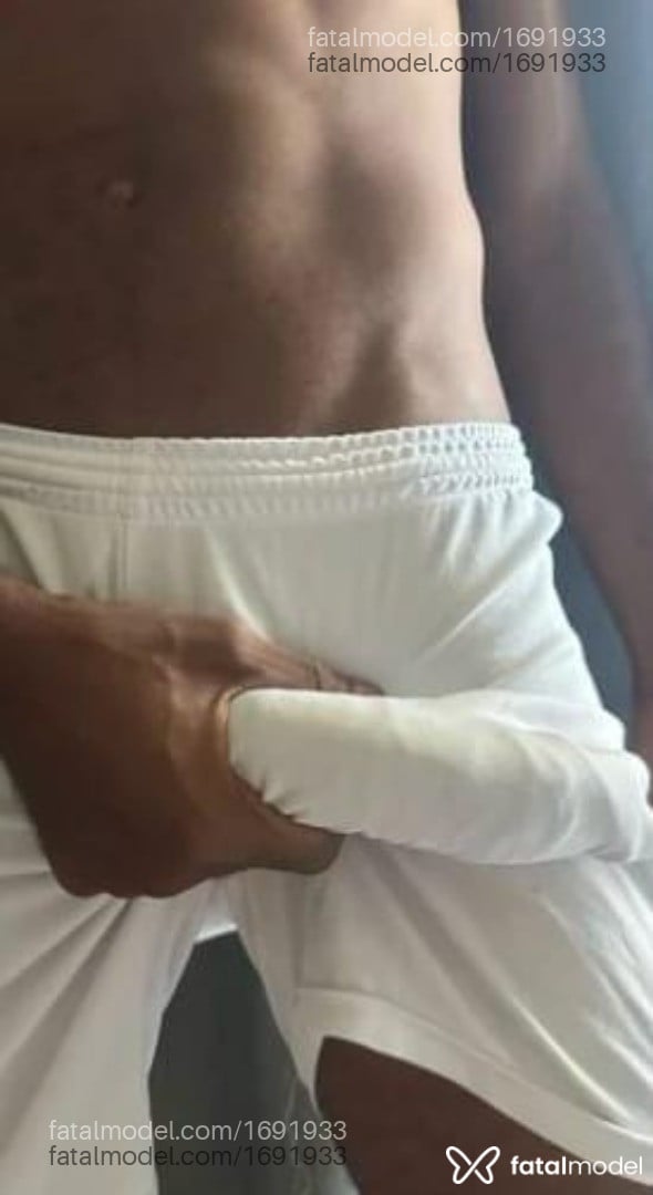 Acompanhante homem morena (o) de olhos pretos - Negoroludo