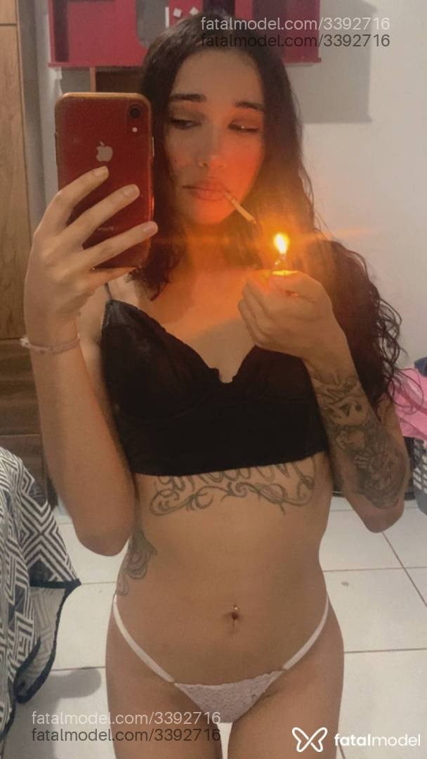 Acompanhante mulher morena (o) de olhos castanhos - Bia
