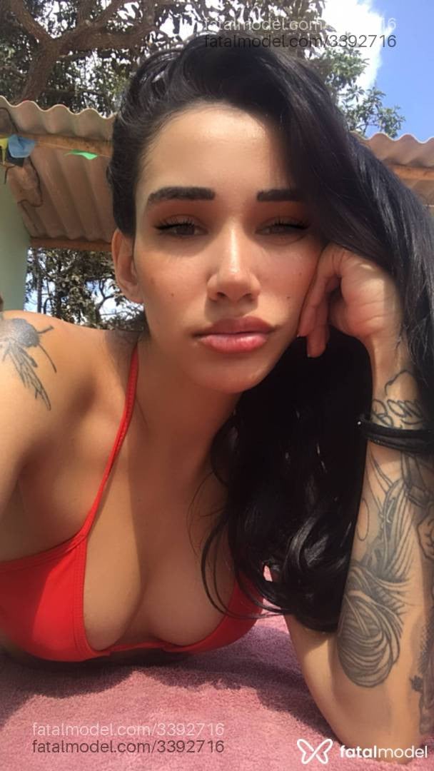 Acompanhante mulher morena (o) de olhos castanhos - Bia