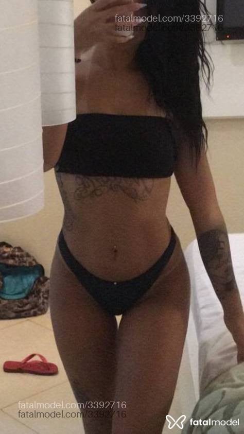 Acompanhante mulher morena (o) de olhos castanhos - Bia Bueno