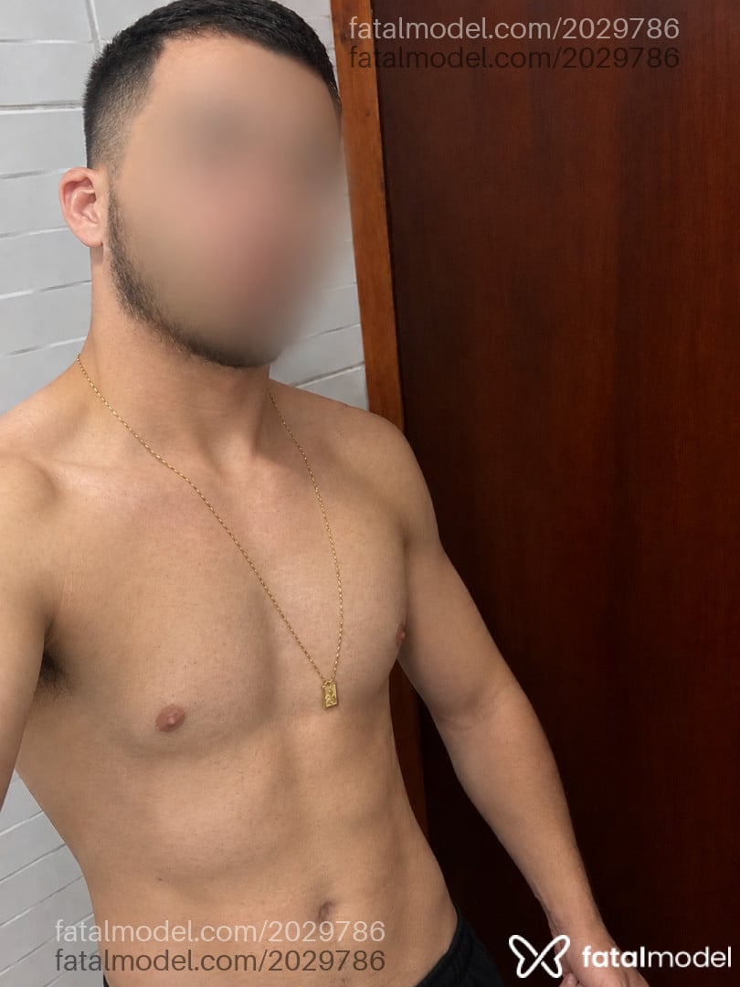 Acompanhante homem morena (o) de olhos castanhos - Rafael Cardoso