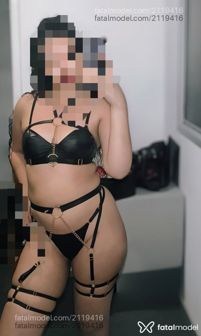 Acompanhante mulher com cabelo castanho de olhos castanhos - Juliana