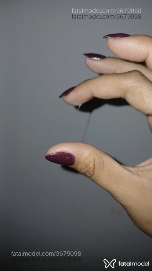 Acompanhante mulher com cabelo castanho de olhos castanhos - Rubra