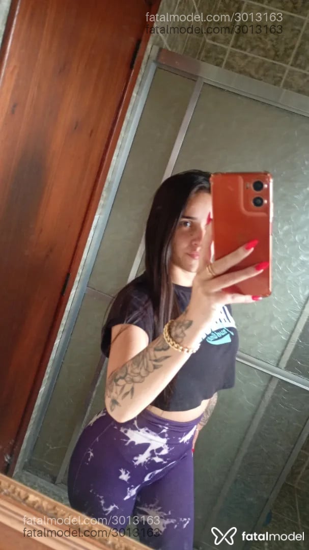 Acompanhante mulher morena (o) de olhos castanhos - Bruna