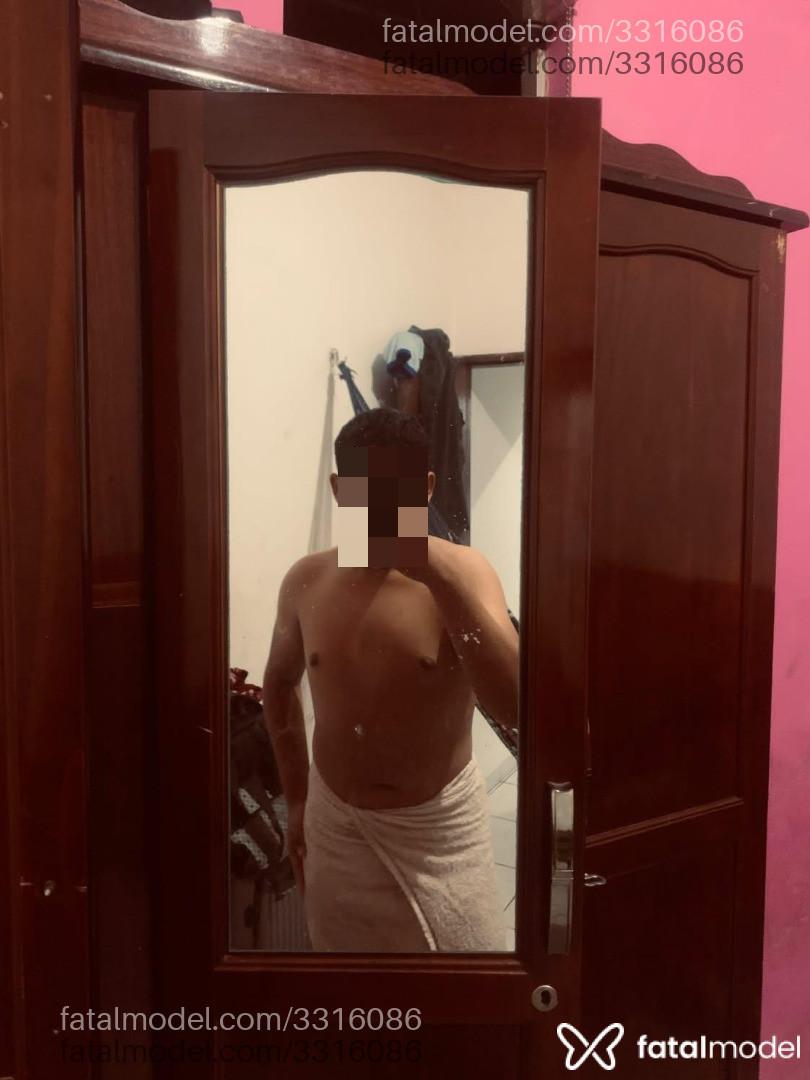 Acompanhante homem morena (o) de olhos pretos - Freitas