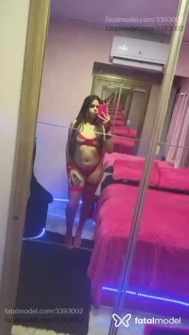 Acompanhante mulher morena (o) de olhos mel em Sapiranga Acompanhante mulher morena (o) de olhos mel em Sapiranga - Mel Mayer
