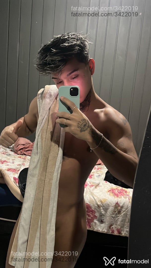Acompanhante homem morena (o) de olhos castanhos - Eduardo