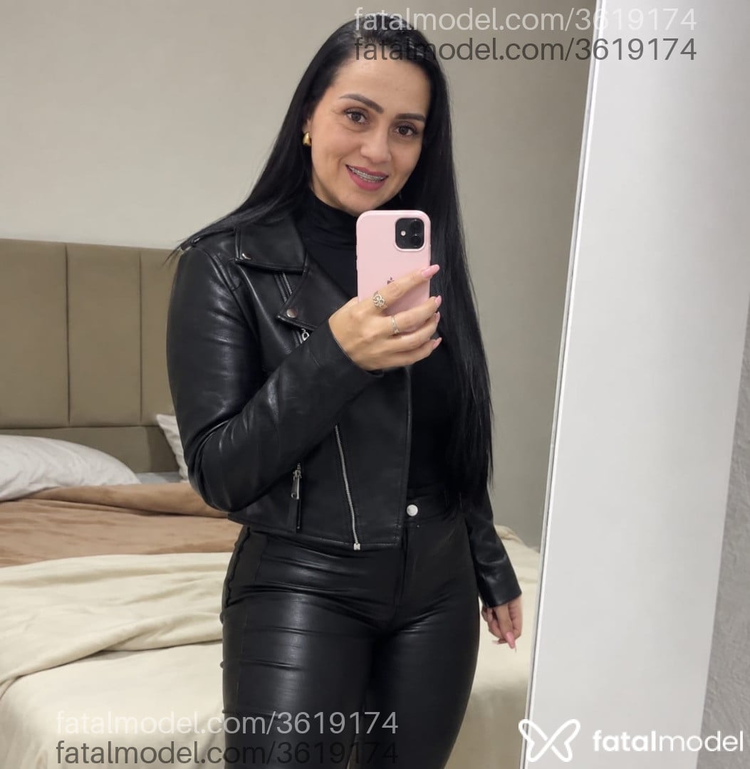 Acompanhante mulher com cabelo castanho de olhos castanhos - Isabela Fontinelli
