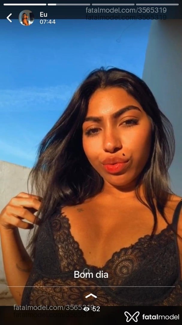 Acompanhante mulher morena (o) de olhos pretos - Mayara Stifler
