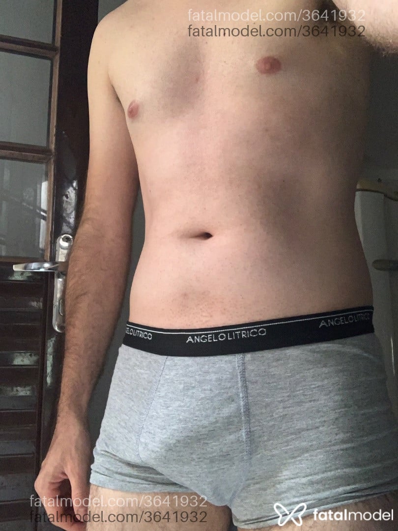 Acompanhante homem com cabelo castanho de olhos castanhos - Joao Marcos