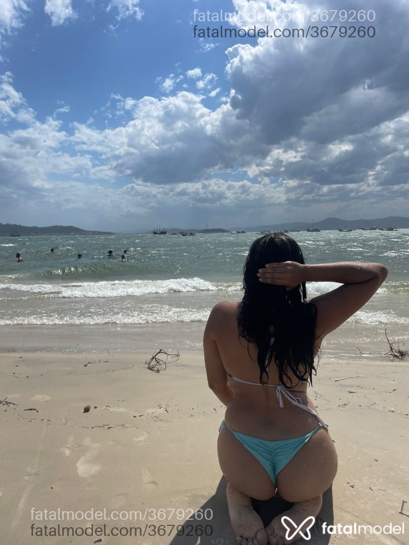 Acompanhante mulher com cabelo castanho de olhos mel - Gabriely