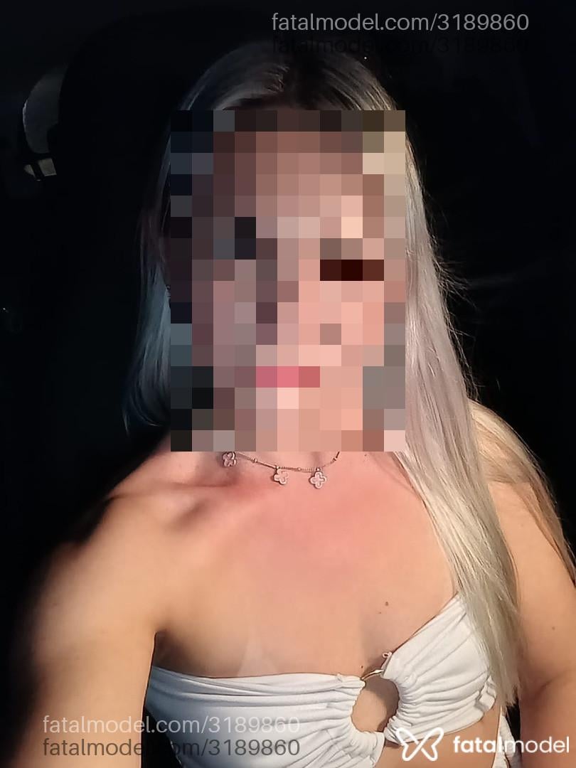 Acompanhante mulher loira (o) de olhos castanhos - Esmeralda