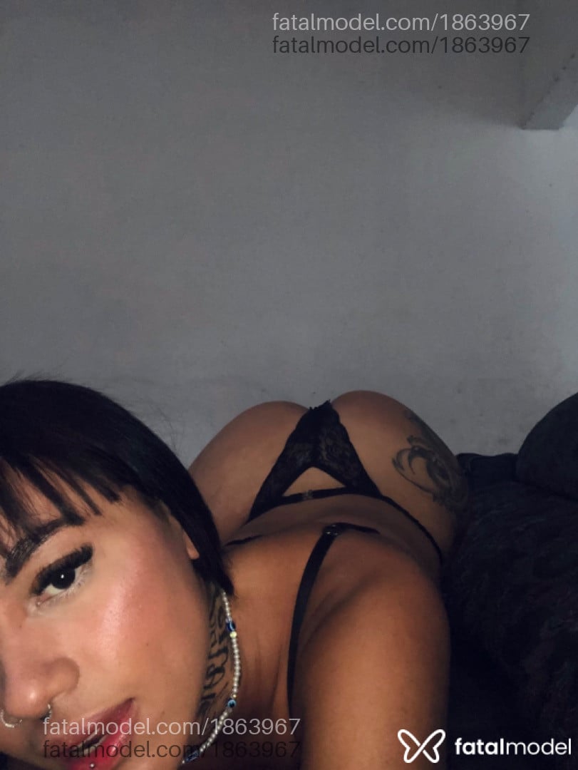 Acompanhante mulher com cabelo castanho de olhos pretos - Yasmim Victoria