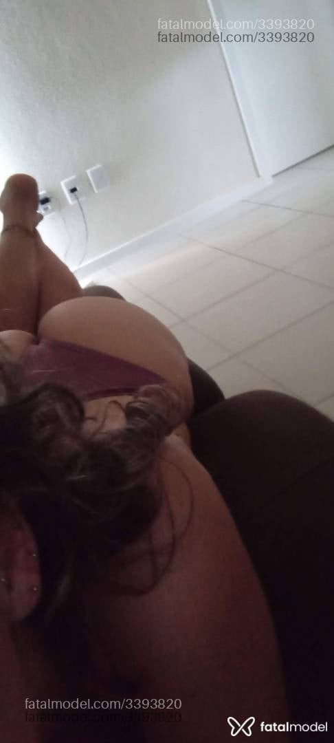 Acompanhante mulher loira (o) de olhos azuis em Santa Maria - Helem