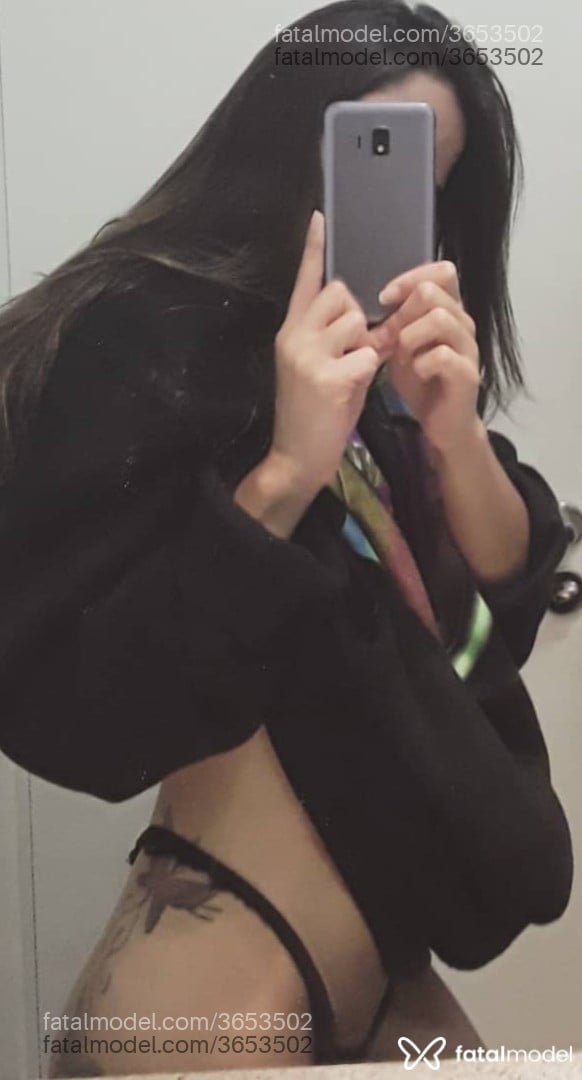 Acompanhante mulher morena (o) de olhos castanhos - Maevy