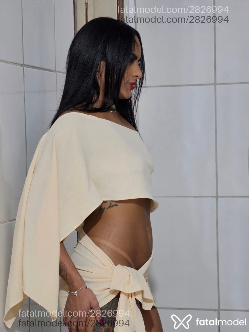 Acompanhante mulher morena (o) de olhos pretos - Nairobe