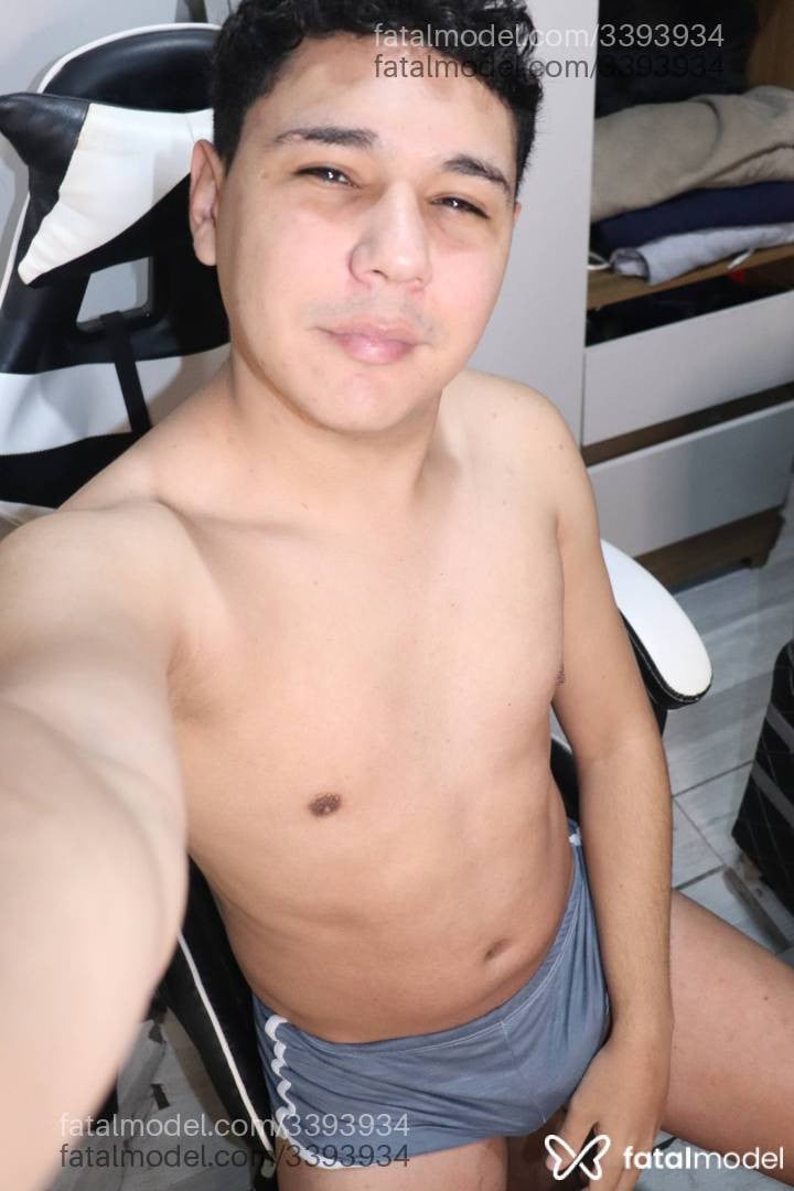 Acompanhante homem com cabelo castanho de olhos castanhos - Júnior Nyx