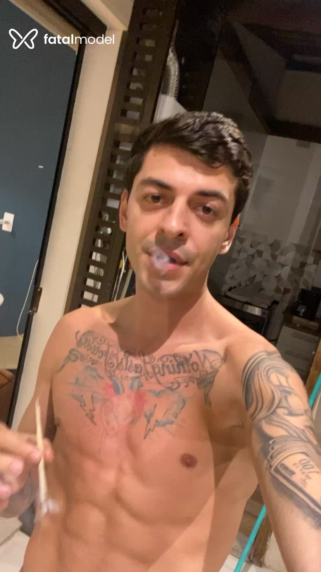 Acompanhante homem com cabelo castanho de olhos castanhos - Andreas Júnior