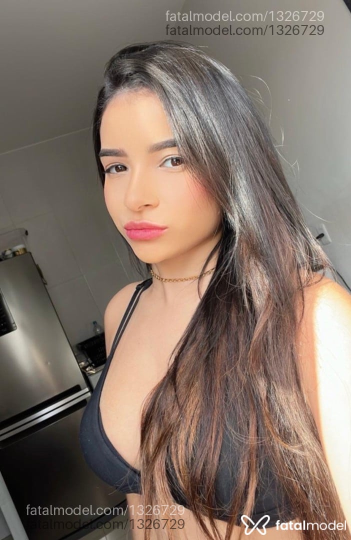 Acompanhante mulher morena (o) de olhos castanhos - Julia Campos