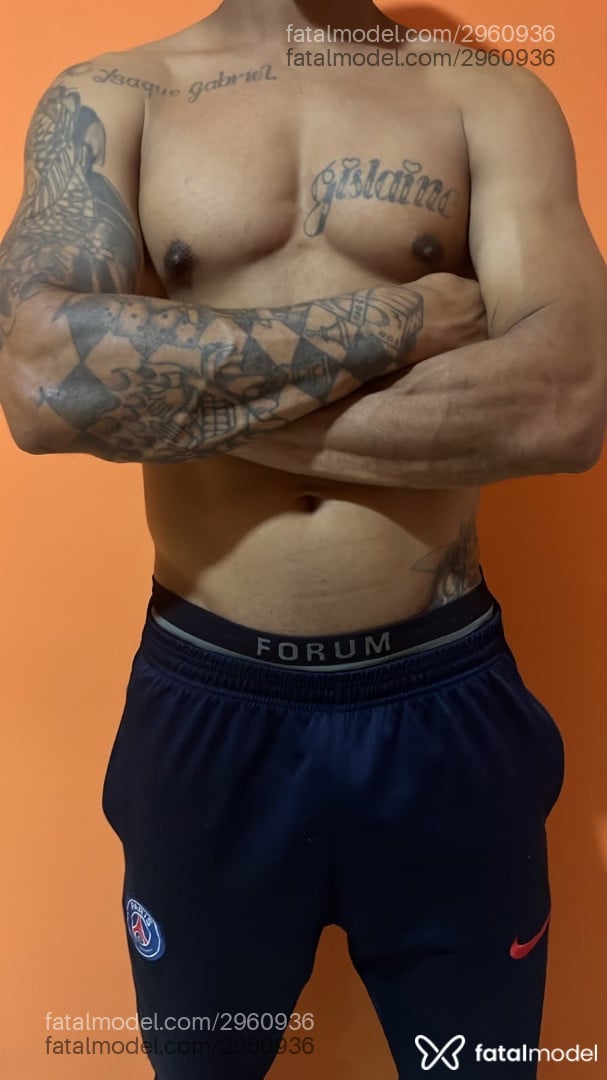 Acompanhante homem morena (o) de olhos castanhos - Pretão