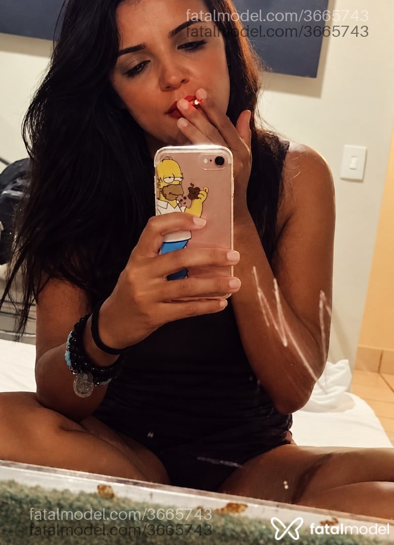 Acompanhante mulher morena (o) de olhos castanhos - Fernanda