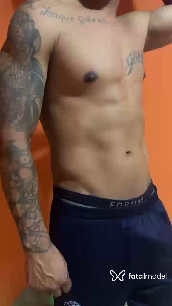 Acompanhante homem morena (o) de olhos castanhos - Pretão