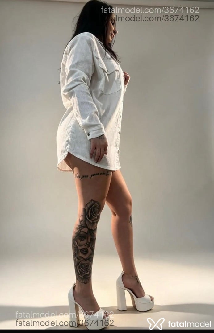 Acompanhante mulher morena (o) de olhos castanhos - Maya Andreas