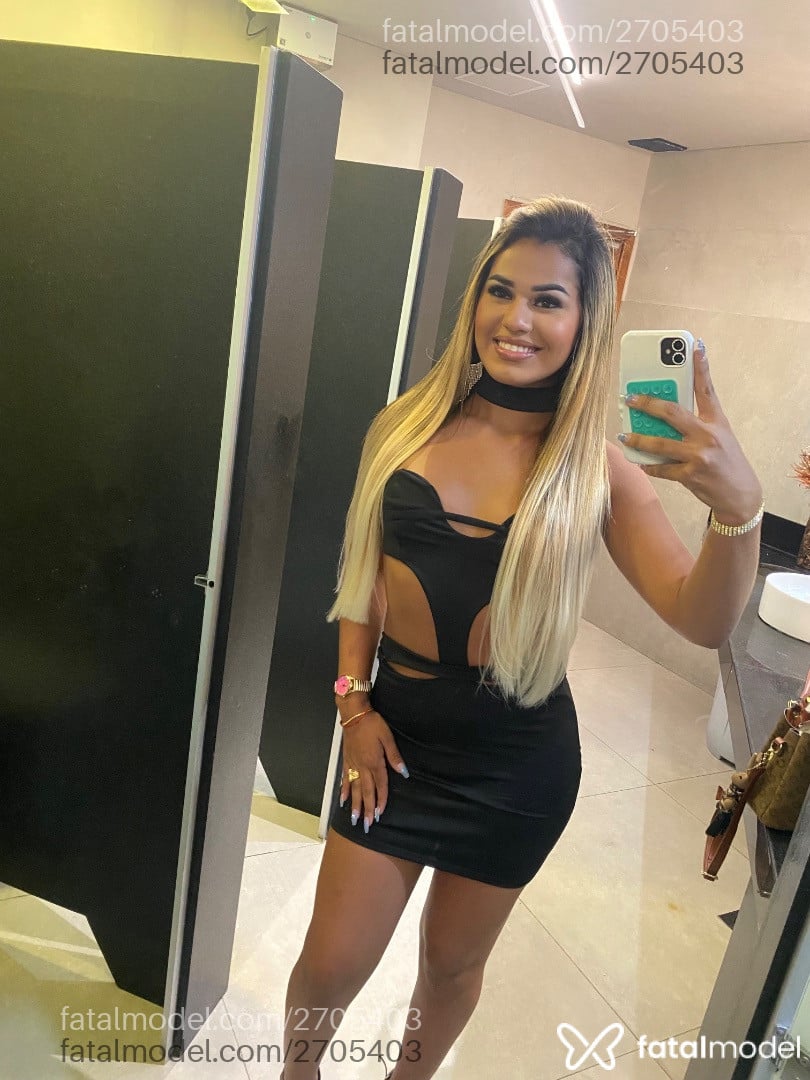 Acompanhante mulher trans morena (o) de olhos pretos - Deolane Max