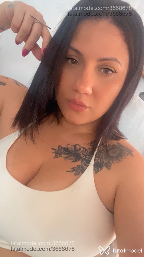 Acompanhante mulher morena (o) de olhos verdes - Gabizinha