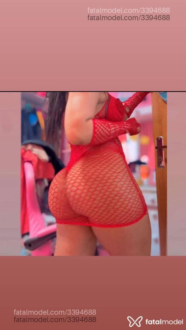 Acompanhante mulher morena (o) de olhos pretos - Kitana