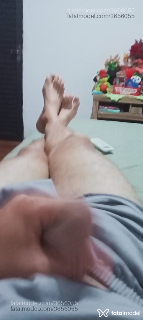 Acompanhante homem com cabelo grisalho de olhos castanhos - Idenilson Antonio
