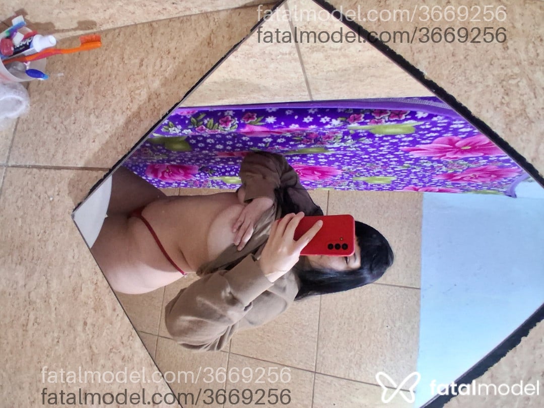 Acompanhante mulher morena (o) de olhos castanhos - Bella