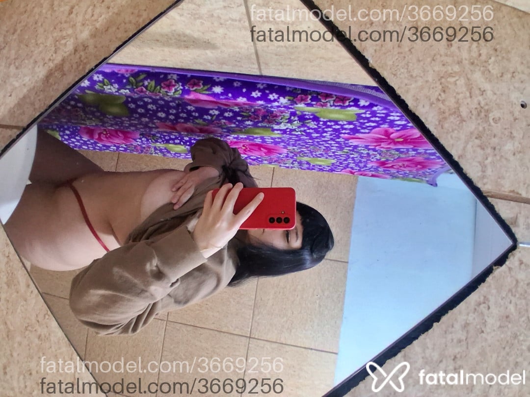 Acompanhante mulher morena (o) de olhos castanhos - Bella