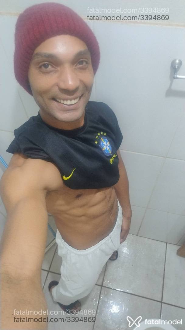 Acompanhante homem morena (o) de olhos castanhos em Passos - Wyllamespote