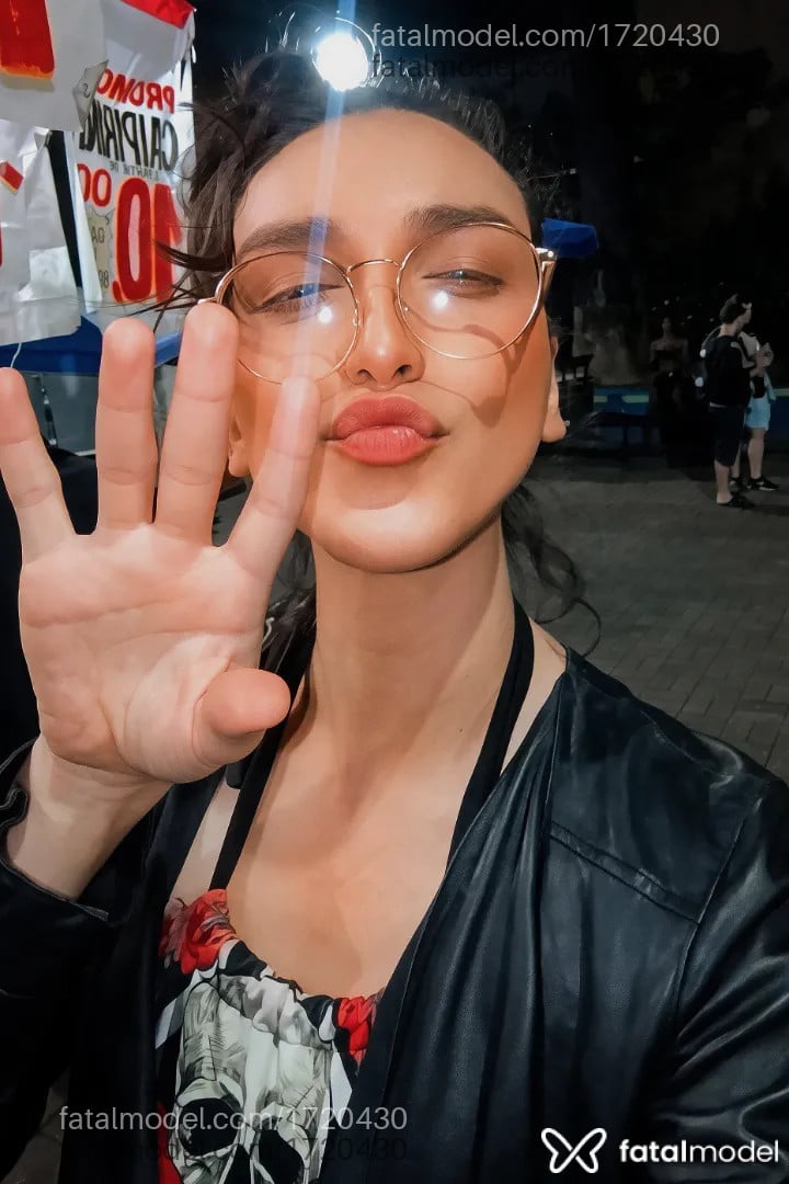 Acompanhante mulher trans morena (o) de olhos castanhos - Luamakeups