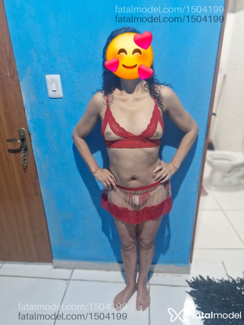Acompanhante mulher com cabelo castanho de olhos castanhos - Sarah Campos