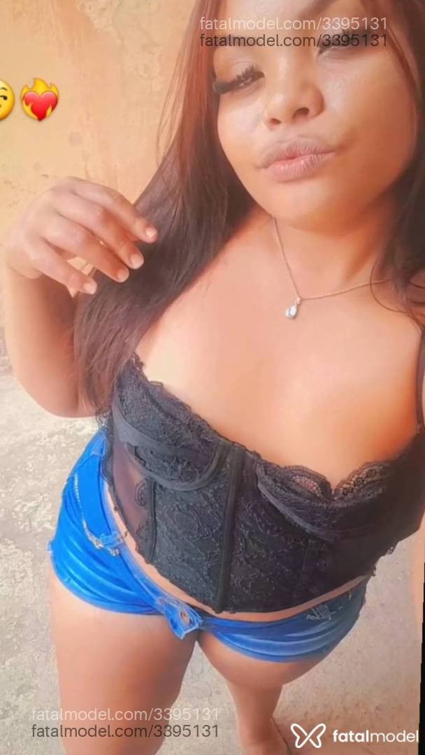 Acompanhante mulher morena (o) de olhos castanhos - Laryssa