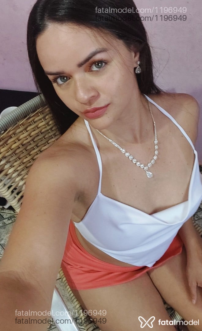 Acompanhante mulher loira (o) de olhos azuis - YSA MODELLO