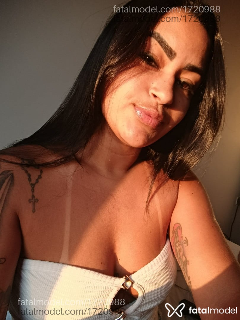 Acompanhante mulher morena (o) de olhos pretos - Juliana