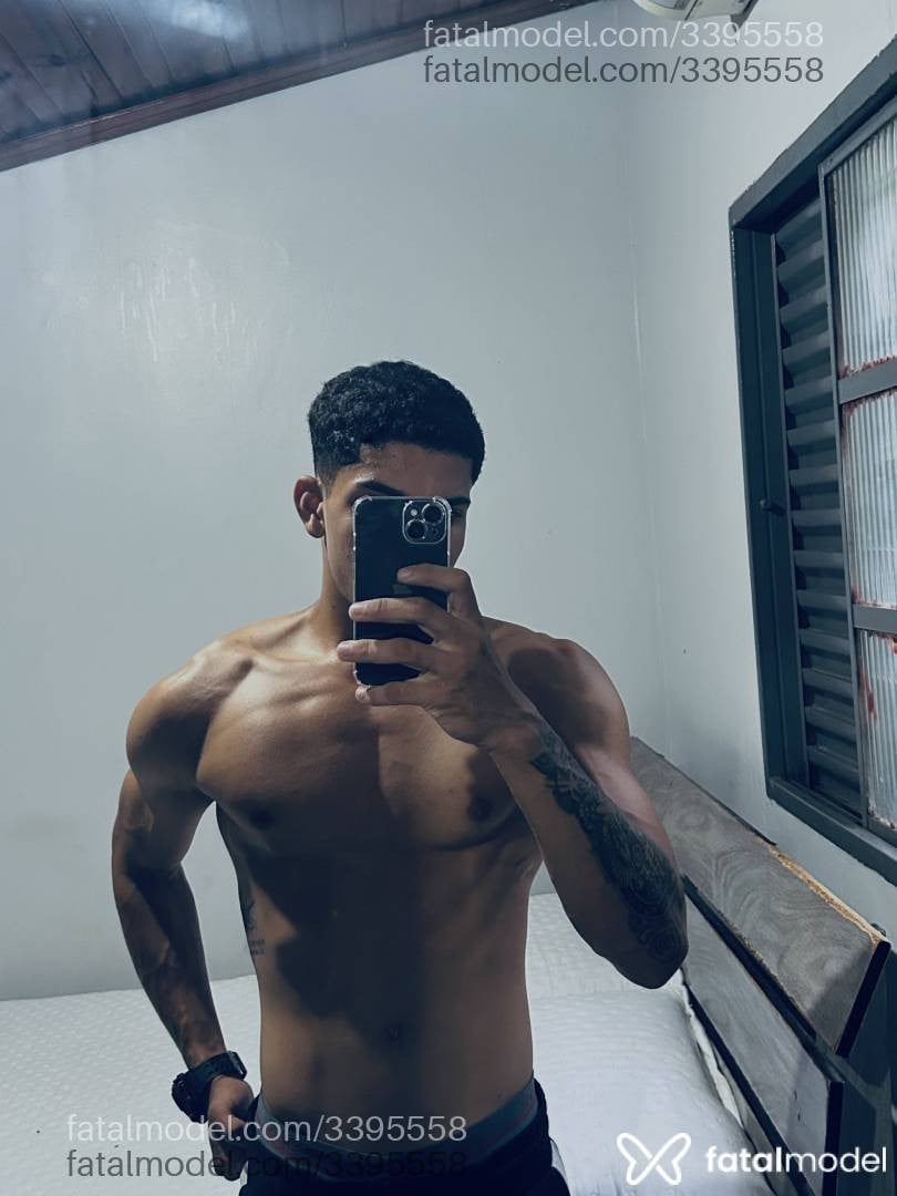 Acompanhante homem com cabelo castanho de olhos castanhos em Goiânia - Jotavê