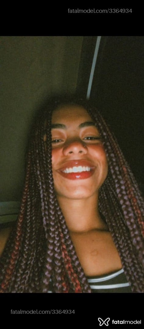 Acompanhante mulher com cabelo castanho de olhos castanhos - Lasca