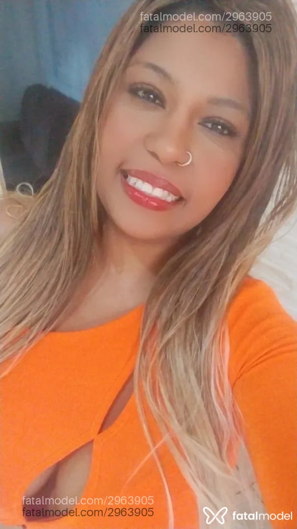 Acompanhante mulher com cabelo castanho de olhos castanhos - Mah Tigrinha
