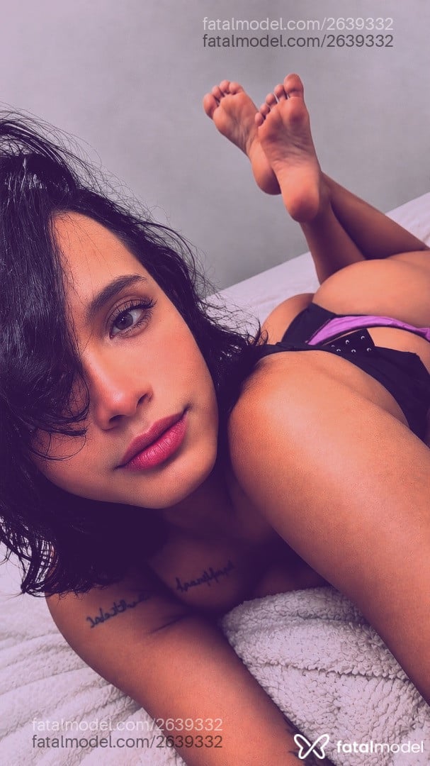 Acompanhante mulher trans morena (o) de olhos castanhos - Renata