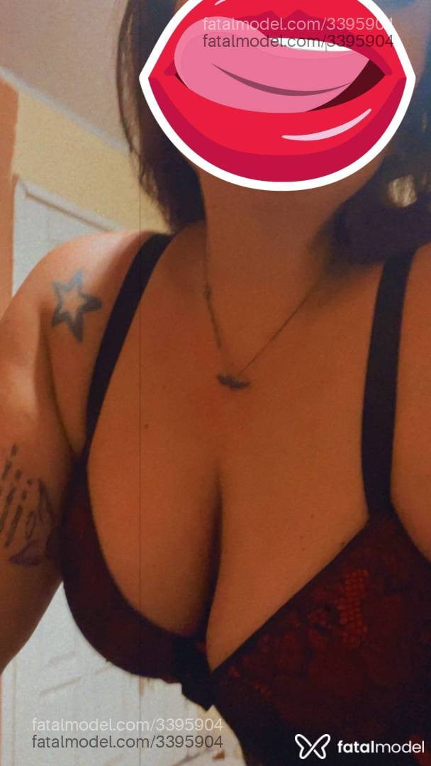 Acompanhante mulher com cabelo castanho de olhos pretos - Marya Eduarda