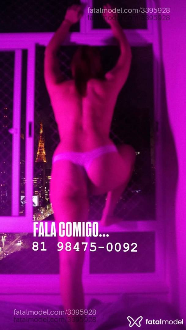 Acompanhante mulher loira (o) de olhos castanhos - Mayzinha